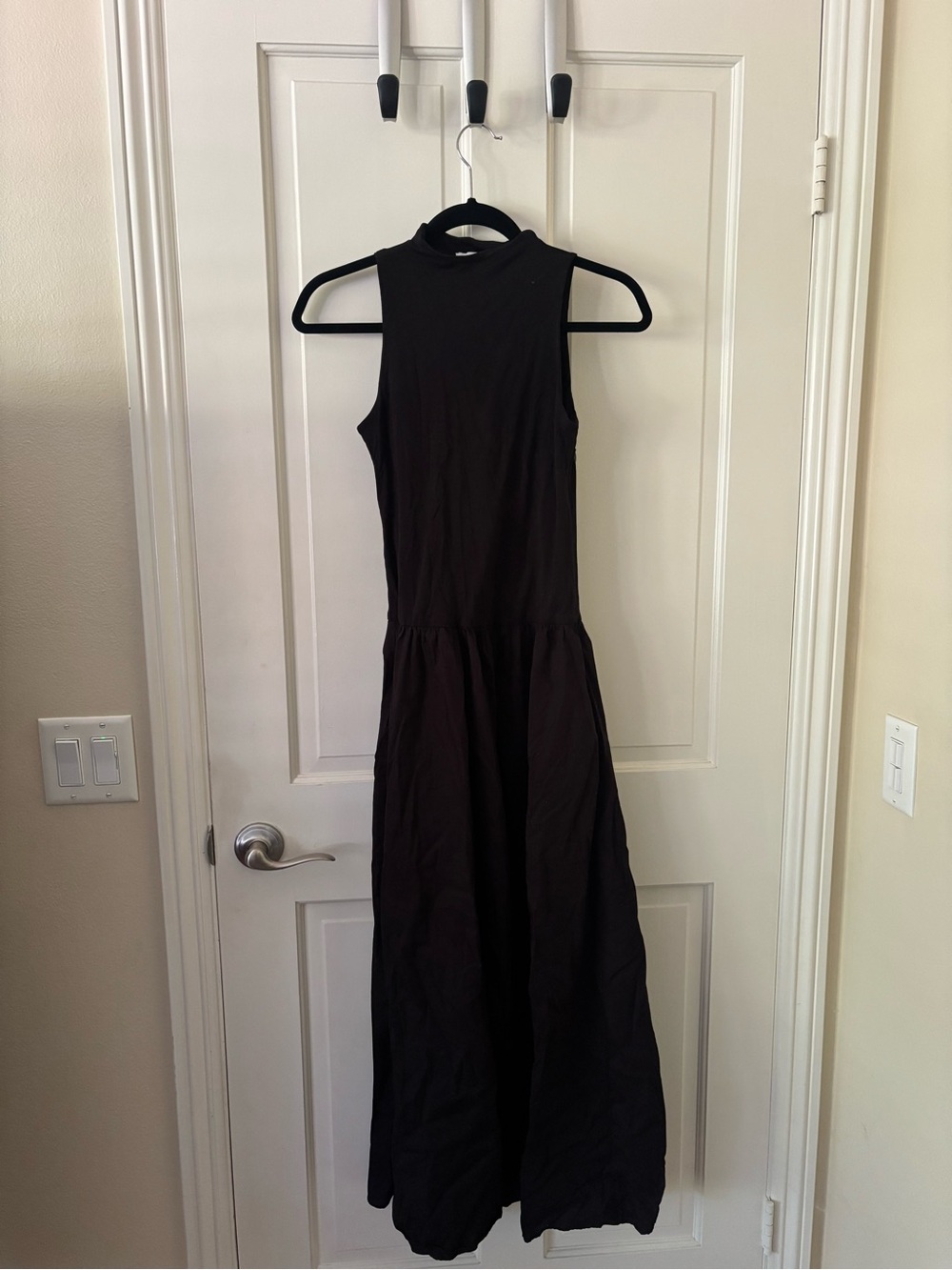 Classic Black Sleeveless Maxi Dress with High Neck